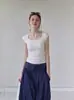 Camiseta negra de cuello en U y manga corta para mujer, chic y única para el verano, corte ajustado, estilo corto, top de manga corta de moda