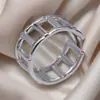 Anillo Exagerado Personalizado de Acero Inoxidable Transfronterizo para Mujer Nicho Hueco Irregular Ajustable Anillo de Acero de Titanio con Forma de Serpiente Hip-Hop