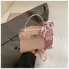 Bolso Kelly Portátil Transfronterizo para Mujer 2026 Modelo Nuevo, Bolso de Hombro Retro de Nicho Texturizado con Hebilla Metálica, Bolso Cruzado Versátil