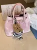 Bolso de Diseño de Nicho de Gama Alta para Mujer 2026 Nueva Moda Versátil Bolso Cruzado para Viajar Bolso de Mano Retro Bolso Cubo