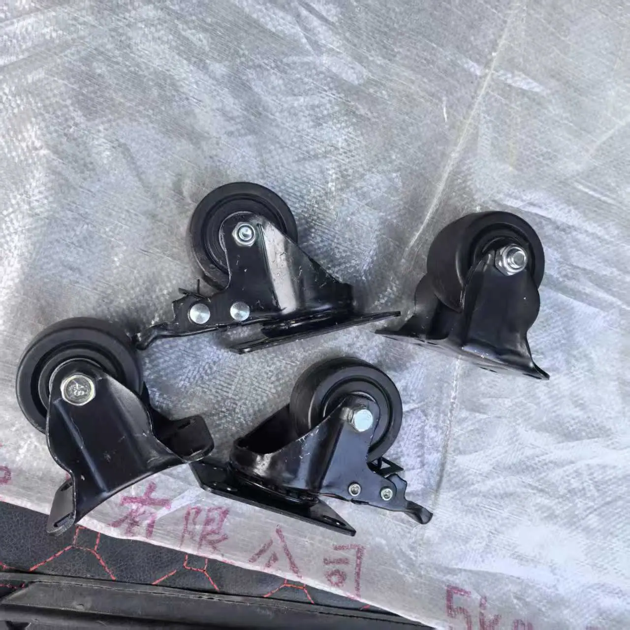 低重心脚轮