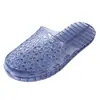 Chinelos de Gelatina Femininos Transfronteiriços, Novo Estilo de Verão, Respiráveis Vazados Slip-On Sola Grossa Antiderrapante Banheiro Sapatos de Cristal