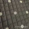 Tela Bordada Acolchada Ultrasónica en Forma de Diamante, Nuevo Patrón Floral Elegante Chinoiserie, Funda de Almohada de Algodón para Abrigo, Paño para Envolver Diagonal de Gran Capacidad