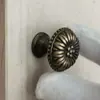 Manija de Puerta de Gabinete Estilo Retro de Aleación de Zinc Manija de Cajón de Agujero Único Caja de Regalo Manija Pequeña Estilo Antiguo Accesorios para Muebles