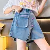 Shorts de Mezclilla Nuevos de Verano 2025 para Niñas, Ligeros y Elegantes con Parches de Letras
