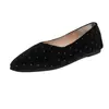 Zapatos planos slip-on estilo europeo y americano para mujer, disponibles en stock, con un brillante adorno de pedrería en la parte superior