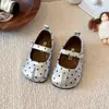 Zapatos Mary Jane de Cuero con Lunares para Niña, Zapatos Bajos de Punta Dividida para Primavera y Otoño con Hebilla, Lindos Zapatos de Princesa para Niña Pequeña
