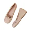 Zapatos planos de mujer estilo francés con punta cuadrada en color nude, nuevo modelo otoño 2026, bailarinas con lazo, zapatos de abuela de cuero suave de corte bajo