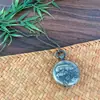 Tapa abatible tallada estilo retro Reloj de bolsillo grande de los doce signos del zodíaco Estilo étnico Diseño nostálgico Reloj de cuarzo luminoso Joyería de nicho