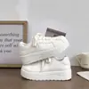 Zapatillas de Suela Gruesa Bell 2026 Nuevo Otoño para Mujer con Puntadas de Encaje, Zapatos Blancos Casuales Versátiles de Nicho B3201