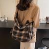 Bolsa de Ombro Xadrez de Lã Nova Outono e Inverno Bolsa de Mão de Grande Capacidade Bolsa Tote Vintage Versátil Moda para o Dia a Dia Bolsa Feminina
