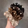 Elástico de Cabelo Elegante e Versátil com Contas para Mulheres com Toque de Luxo, Prendedor de Coque de Pérolas, Corda de Cabelo de Cetim, Novo Acessório de Cabelo