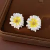 Brincos de Flor Margarida Colorida com Gotejamento de Óleo Agulha de Prata, Brincos de Temperamento Fresco e Doce, Brincos de Luxo Leve de Alta Qualidade Atacado