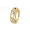 Anel Kaleidoscópio de Trevo de Quatro Folhas V-Gold para Mulheres, Cravejado com Diamantes, Anel de Assinatura Fashion Largo e Estreito, V-Gold Elegante e de Luxo Leve