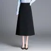 Falda negra simple, moderna y versátil para mujer, nuevo estilo otoño 2026, elegante y de cintura alta, falda de línea A adelgazante, moderna