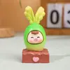 Adorno Creativo de Zanahoria de Dibujos Animados Simulación Artesanía de Resina Planta en Maceta Escritorio Figura Linda