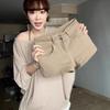 Shorts Jeans Khaki de Botão Duplo para Realçar o Quadril Feminino Verão 2025 Novo Cintura Alta Slimming Look Sexy Linha A Cobre o Quadril Hot Pants