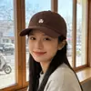 Gorra de Béisbol Bordada con Cachorro Estilo Coreano para Mujer, Nuevo Modelo 2025, Versátil para Todas las Estaciones, Visera Curva, Parte Superior Suave, Gorra de Pico, Estilo Ins