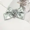 Doce Cool Temperamento Couro Tridimensional Rosa Laço de Prata DIY Acessórios de Cabelo Sapatos Bolsas Roupas Acessórios Decorativos Artesanais