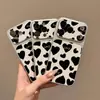 Aplicável à Capa de Celular Padrão Coração Estampa de Vaca para iPhone 17 Pro Max À Prova de Queda Pele de Cordeiro Nicho Unissex Dropshipping