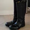 Botas de couro genuíno 2026 outono/inverno de salto baixo, bico redondo, até o joelho, botas de moda pretas