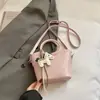 Bolsa de Passeio de Primavera para Mulheres 2026 Nova Tendência de Luxo Leve Nicho Bolsa de Ombro Bolsa Transversal Balde