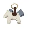 Pinza Magnética para Sombrero de Caballo de Cuero, Almacenamiento Conveniente para Viajes al Aire Libre, Pequeño Ayudante para Decoración y Colgar Equipaje