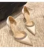 Sapatos de salto alto com bico fino e strass para mulheres, novo modelo outono 2026, sapatos de salto fino baixos, luxo leve, elegantes, confortáveis para os pés, sapatos para festa de casamento