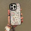 Funda de Teléfono Floral de Conejo Fresca y Sencilla para iPhone 18 Pro Max, Marco Negro con Moño Femenino, Cubierta Protectora Transparente