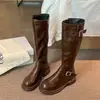 Botas femininas baixas, estilo coreano, de cano alto, design versátil com bico redondo, novas botas de equitação estilo britânico outono/inverno 2026