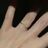 Anillo Geométrico Minimalista Popular de Xiaohongshu con Diamantes Brillantes y Múltiples Capas, Joyería Exquisita de Nicho, Disponible para Dropshipping