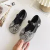 Zapatos de Princesa de Cuero para Niñas 2026 Modelo Nuevo, Zapatos Individuales de Tira Única y Tacón Bajo, Zapatos de Cristal para Actuación de Niñas de las Flores