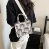 2026 Bolso de Hombro con Estampado Retro de Diseño de Nicho Bolso Tote Artístico para Viajar Estilo Japonés Estilo Perezoso Bolso Cruzado