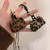 Bolsa Colar Estampa de Leopardo ~ Porta-Moedas Retrô Alça Longa Capa para Fones de Ouvido Bolsa de Cosméticos Corda de Couro Corrente para Suéter Acessórios para Mulheres