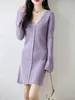 Vestido tejido de punto con cuello en V y manga acampanada transfronterizo para mujer, ajuste slim para otoño e invierno, suéter base estilo cárdigan de un solo botón
