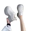 Zapatos de pastel de arroz suela gruesa para aumentar la altura zapatillas deportivas zapatos de papá 2026 nuevo estilo de otoño para personas bajas combinados con pantalones de pierna ancha zapatos de mujer de moda