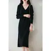 Otoño e Invierno Nuevo Vestido de Punto 100% Lana con Cuello en V para Mujer, Holgado, con Abertura, de Longitud Media, Elegante, Base, Jersey, Falda Larga