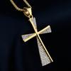 Collar de acero de titanio personalizado a la moda con colgante de cruz de diamantes biselados popular entre europeos, americanos, japoneses y coreanos que combina con todo.