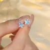 Aretes de Plata Beixi de Plata de Ley S925 de Girasol Fresco con Gipsófila, Aretes de Botón Versátiles de Zirconia Estrella de Alta Gama