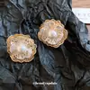 Brincos de Pérola com Flor Vazada Vintage Francês Camada Dupla Agulha de Prata Brincos Elegantes da Moda com um Toque Luxuoso e Sofisticado para Mulheres
