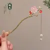 Grampo de Cabelo Estilo Veado Branco para Mulheres, Elegante Grampo de Cabelo de Magnólia com Franja, Sensação de Alto Padrão, Adequado para Qipao e Hanfu, Acessório de Cabelo de Metal