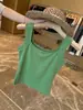 Camisola verde cuadrada única y hermosa para mujer, estilo de verano de alta gama, ajustada, adecuada como prenda exterior, top sin mangas