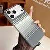Adecuado para funda de teléfono Apple 18Promax, funda protectora de media cubierta de fibra de carbono con patrón de Kevlar magnético iPhone17