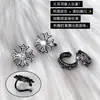Pinza de Oreja de Cruz Hueca Estilo Oscuro Vintage para Mujer, Diseño Exquisito de Nicho, Estilo Minimalista, Ear Cuff de Zirconia sin Perforación