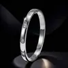 Europa y Estados Unidos comercio exterior transfronterizo moda popular pulsera de titanio y acero con diamantes para mujer no se decolora hebilla de lujo ligero pulsera tendencia