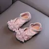 Zapatos de cristal para niñas 2026 primavera y otoño zapatos de cuero de princesa con pedrería zapatos planos de mariposa flor de hadita sandalias para bebé niña niños grandes