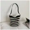Bolso Cubo Tejido Rayado Nuevo Primavera 2026 para Mujer Shuai Mijia, Elegante Bolso Cruzado Casual de Gran Capacidad para Vacaciones