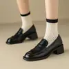 Mocassins com Franjas Outono 2024 Novo Bico Redondo Salto Grosso Salto Médio Couro Integral Boca Profunda Sapatos Britânicos de Couro