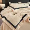 Juego de ropa de cama de cuatro piezas de felpa con relieve tridimensional, totalmente mate y de alta densidad, engrosado para el calor del invierno, juego de terciopelo de leche transfronterizo