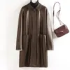 Abrigo Largo Estilo Coreano para Mujer Primavera y Otoño 2026 Tallas Grandes Corte Holgado Color Sólido Gabardina con Textura de Piel de Oveja Chaqueta Casual